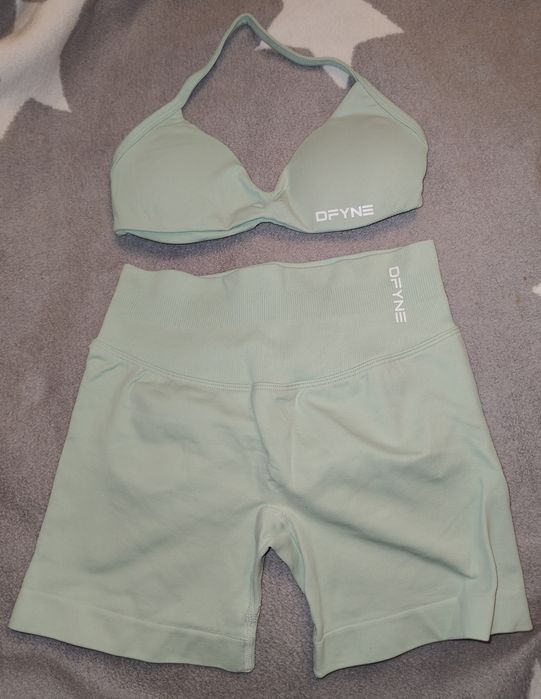 Miętowy zestaw treningowy