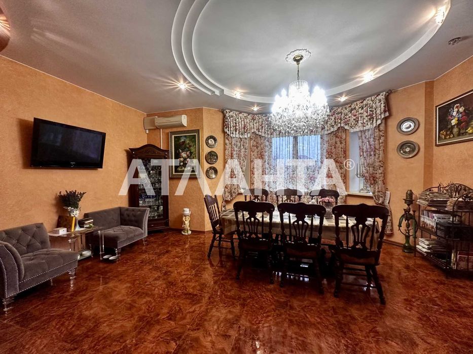 Дом Капитальный. Лиски.10 соток.293м.кв.35кухня.285тыс$