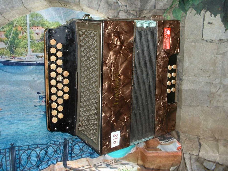 Concertina para venda N, 918