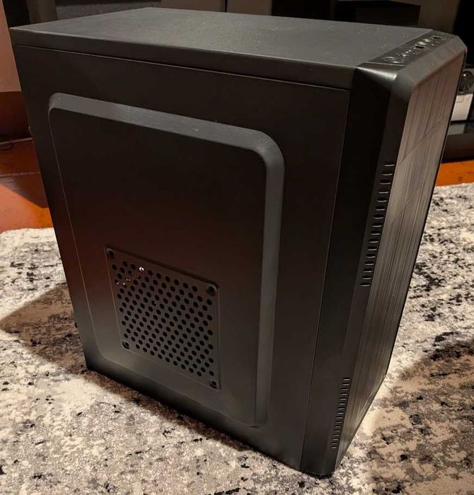 Computador com i5 9600K, 8GB RAM, GT 730 2GB, SSD 240GB, HDD 500GB