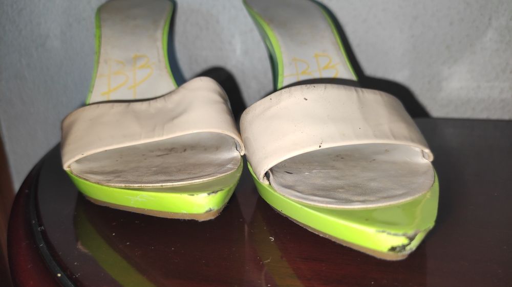 Sandália tacão alto