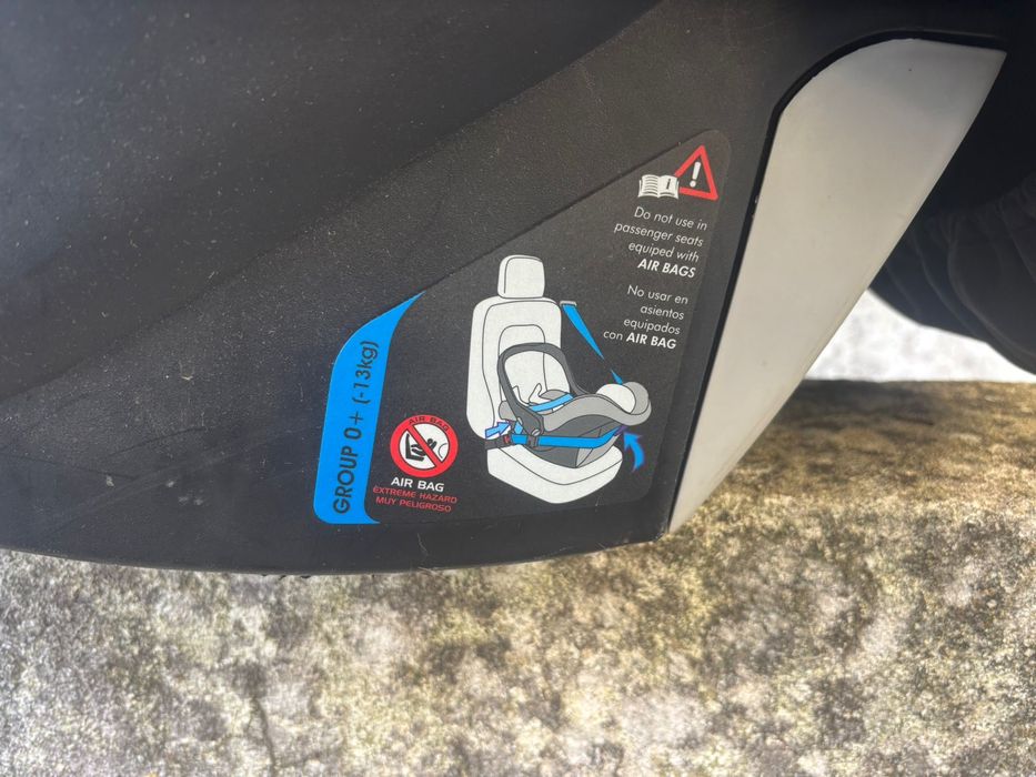 Carrinho de bébé mais ovo