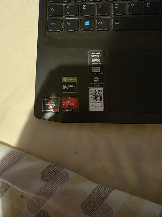 Portátil Gaming LENOVO IdeaPad Gaming 3