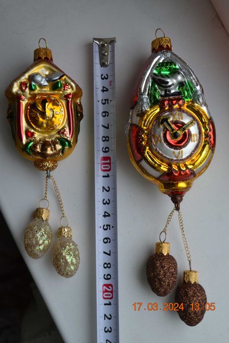 Игрушка "Часы, домик гирьками "Без пяти минут двенадцать". 10 и 12 см.