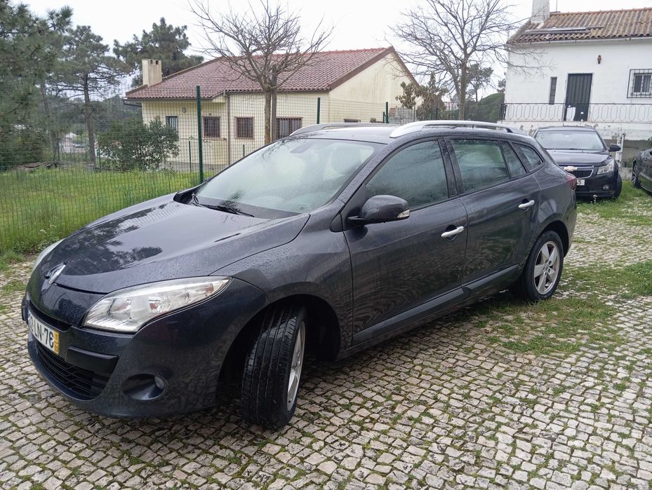 Renault Megane Sport Tourer 1.5 Diesel de 2011. Em bom estado geral tanto a nível mecânico como a nível de interiores e exterior. Kms reais. Nacional. — photo 2