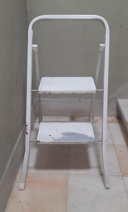 Escadote dois degraus