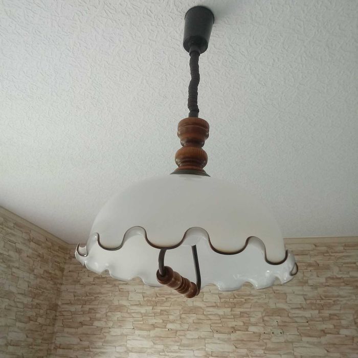 Lampa sufitowa do kuchni.