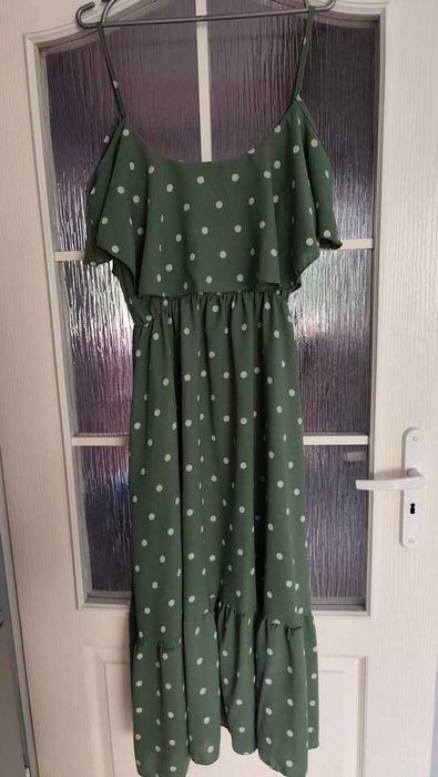 Sukienka khaki w groszki