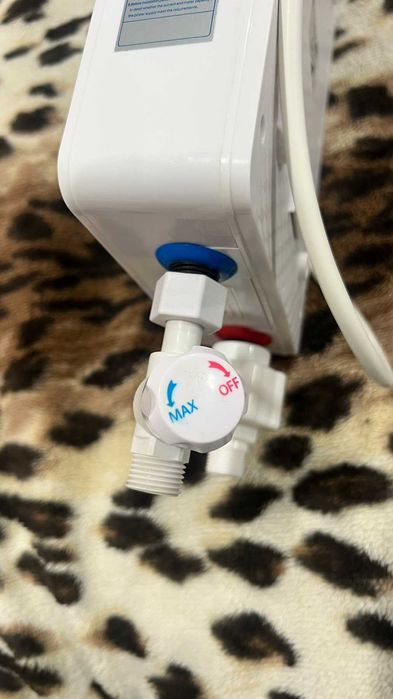 Проточний водонагрівач Heckermann 6 kW