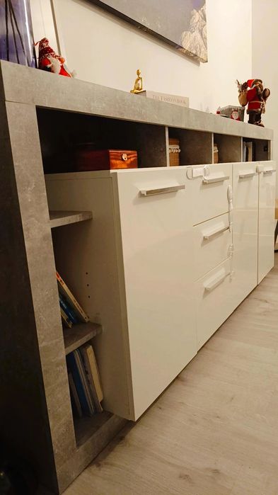 Móvel sala com zona para livros