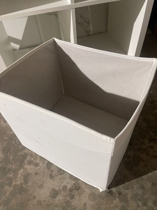 Vendo móvel ikea com 4 caixas de arrumos