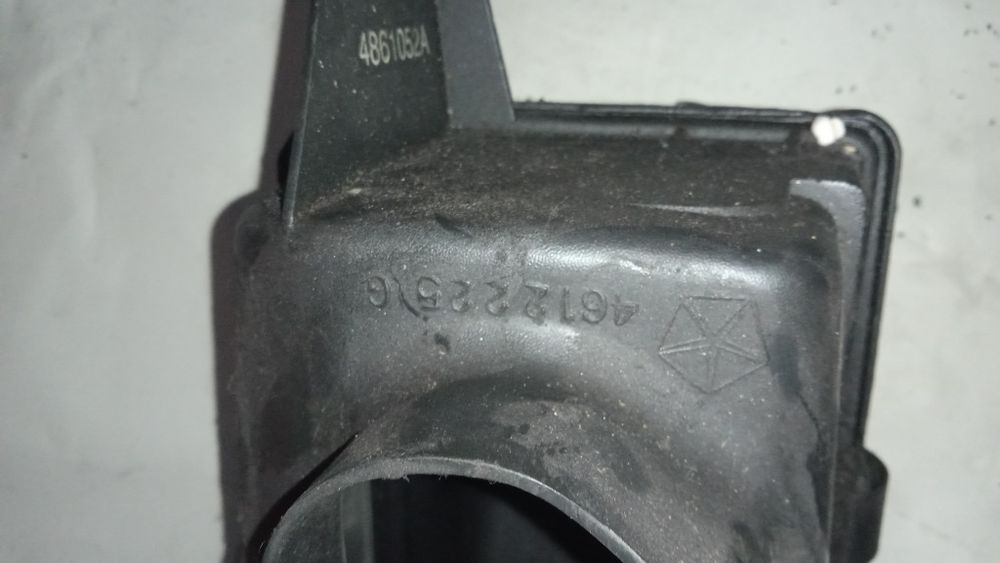 Корпус воздушного фільтра Craissler Voyager 2.5 TDI