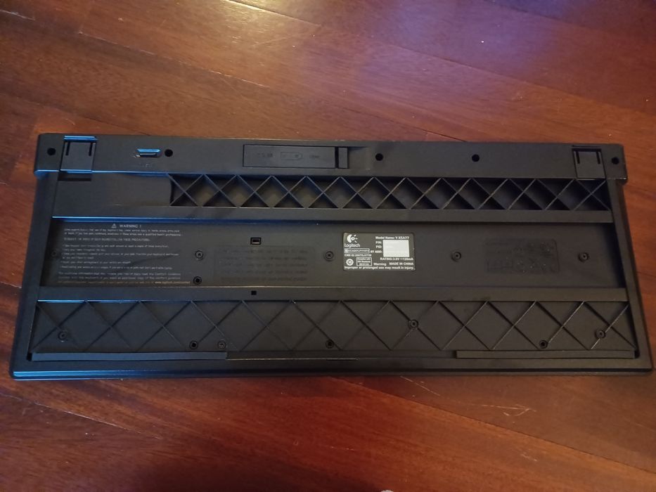 Teclado Logitech Bluetooth Y-X577