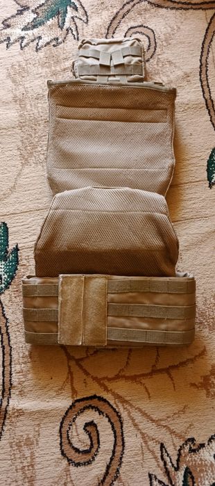 Плитоноска (Plate Carrier) Coyot + 7 подсумков  б/у.