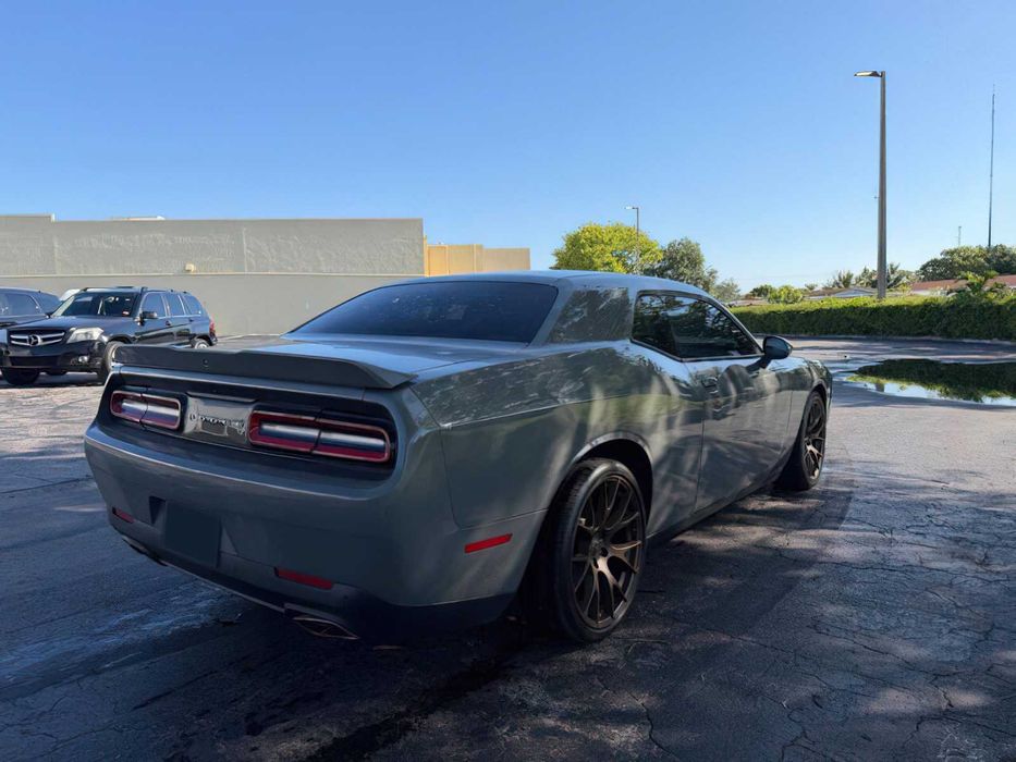Dodge Challenger      2017