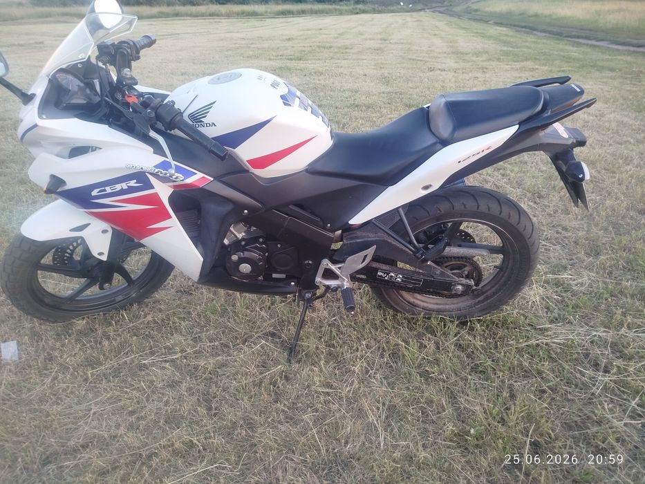 Продам Хонда сбр 125 р