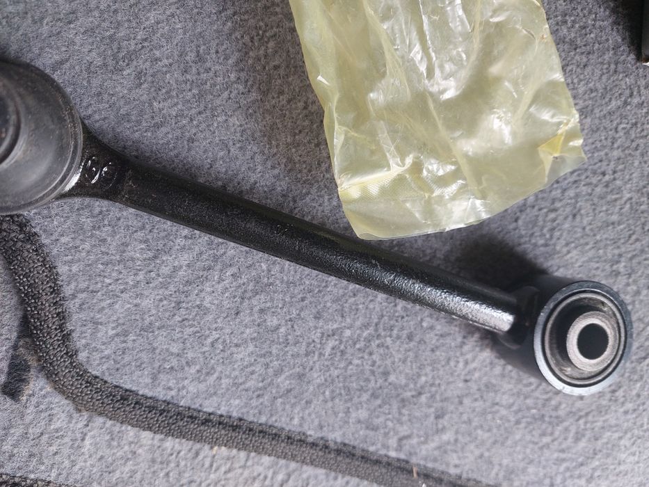 Важіль задньої підвіски поперечний Hyundai/KIA,