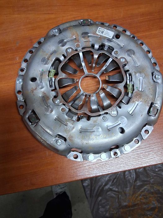 Tarcza Sprzegla i docisk 05E141015F Audi A1 ,S1 ,A 3 VW Golf