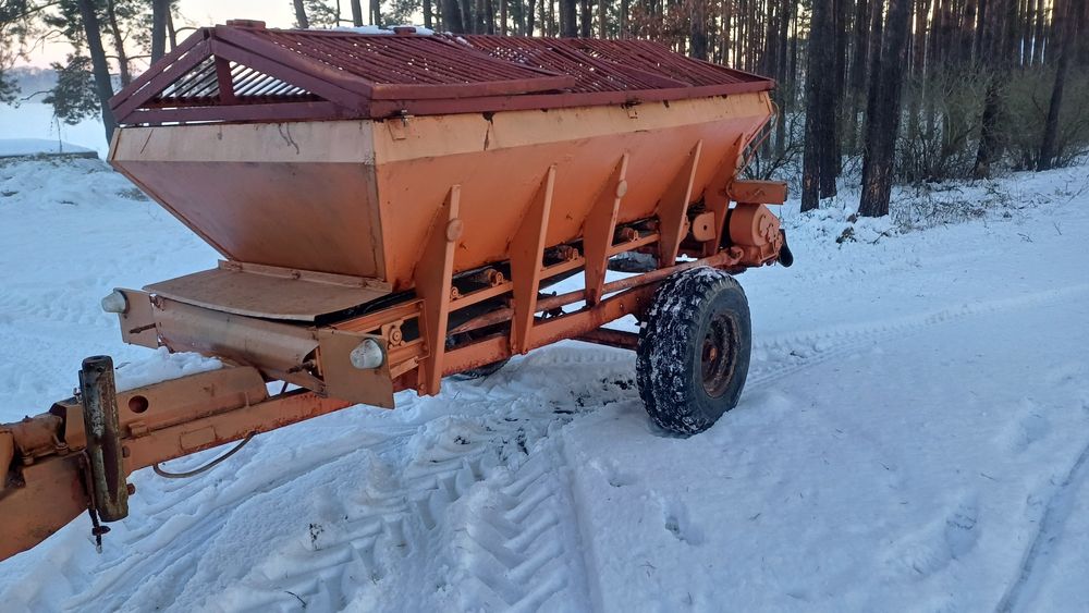 Rozsiewacz do wapna piasku soli nawozu Stan bdb