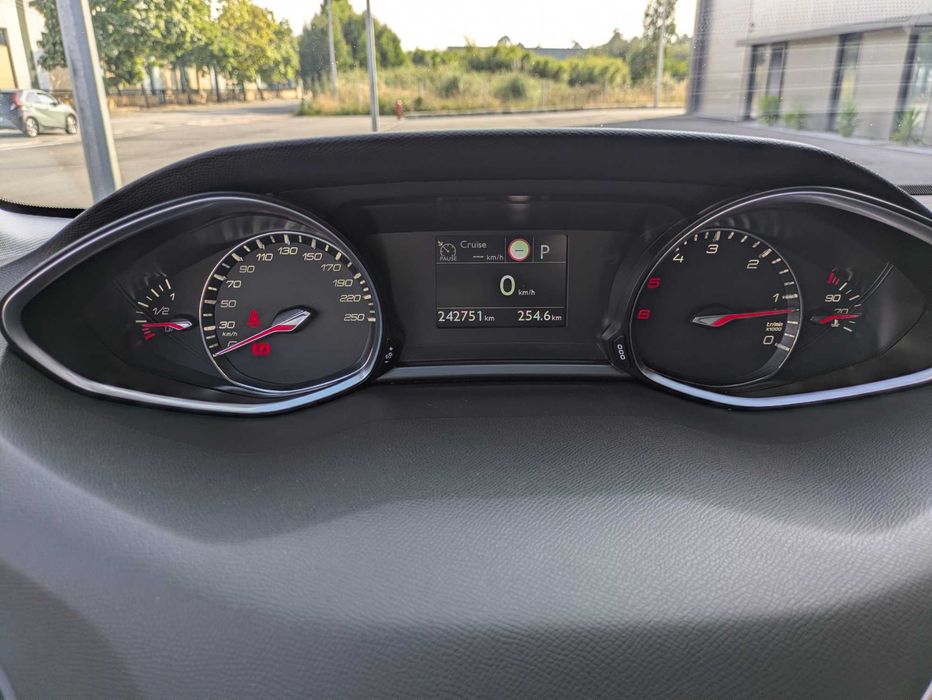 Peugeot 308 SW BlueHDi 120 EAT6 Stop & Start Allure
