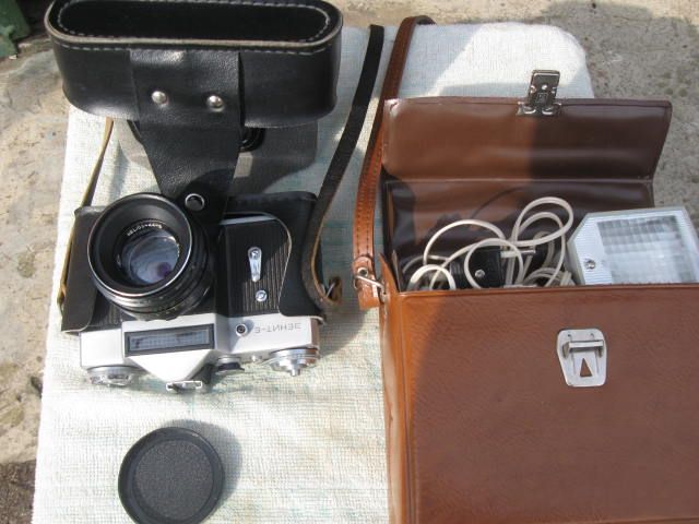 Фотоаппарат Зенит Е с объективом Гелиус 44
