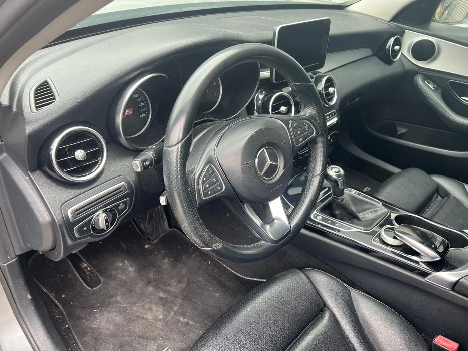Para peças MERCEDES-BENZ Classe C (W205)