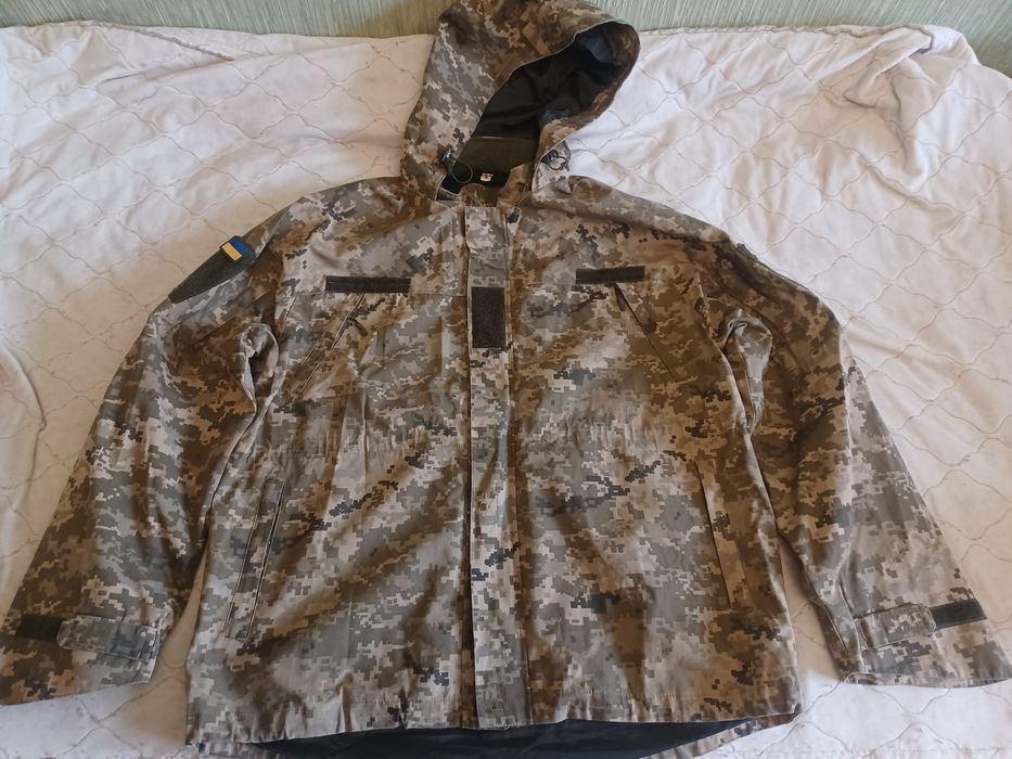 Продам куртку зимову.