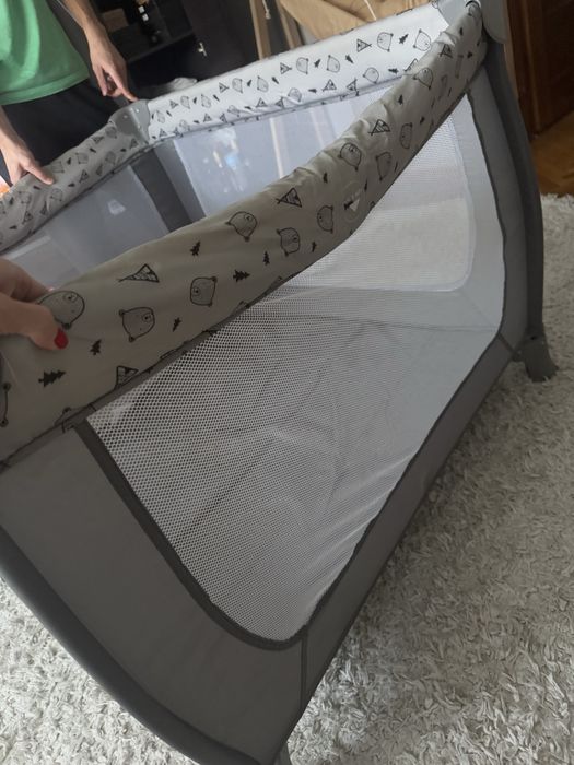 Дитяче ліжко манеж