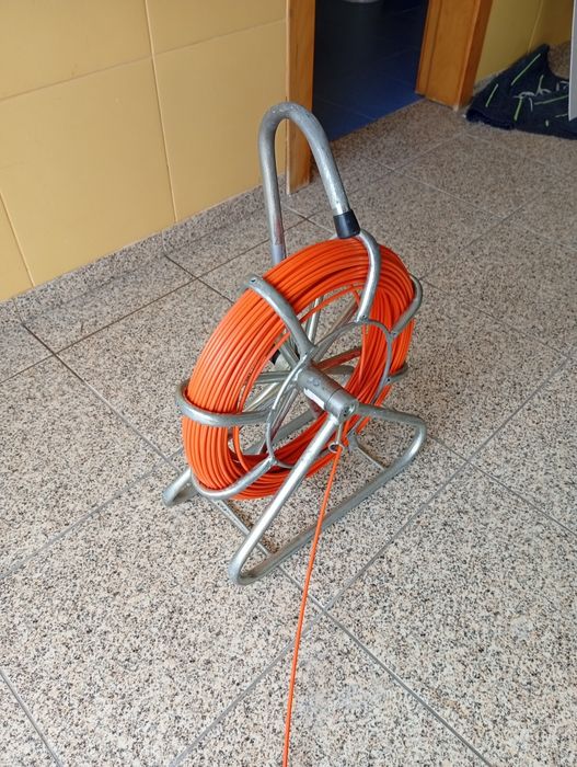 Guia passa fios carretel profissional usada