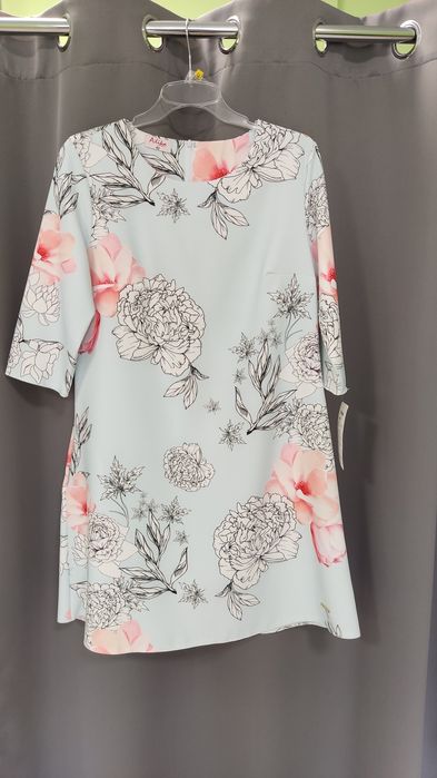 Sukienka śliczna NOWA