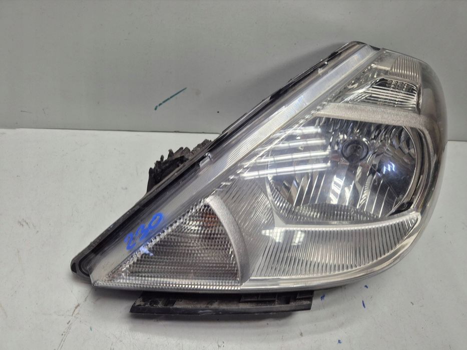 Nissan Tiida C11 2007 Przód Strona Lewa Lampa Przednia