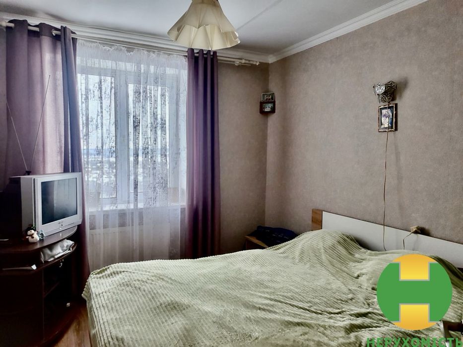 Продається 3-кімнатна квартира. Чортків