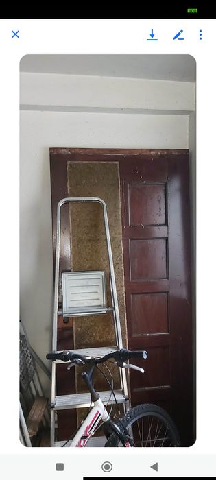 Porta  de entrada e painel/estrutura em vidro fosco