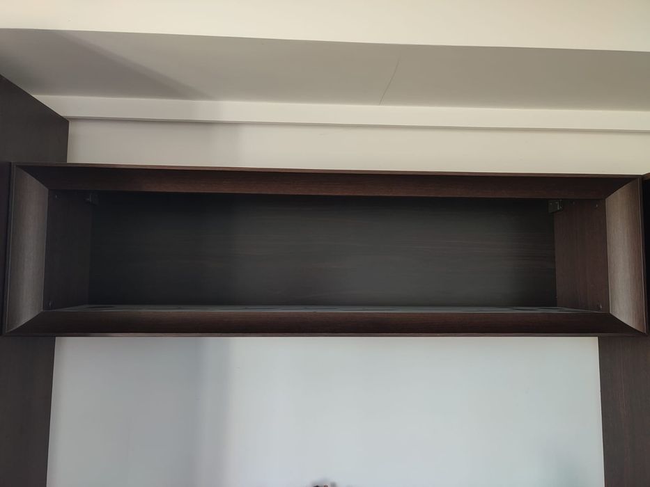 Szafa i regał wiszący