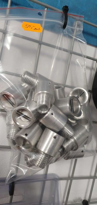 Wylewka wody tył skuter wodny