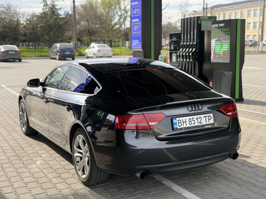 продам Audi A5 s line