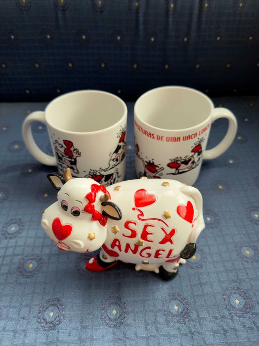 2 canecas novas com desenhos de vacas com oferta de vaca