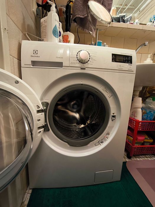 Pralka Elektrolux EWF1276GDW, programy parowe 7 kg, 1200 obr/min.