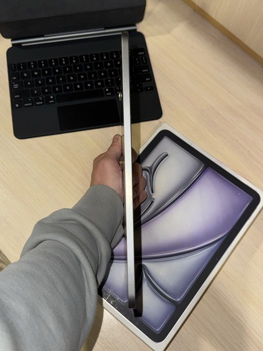 Keyboard + Apple iPad Air 6 11 2024 M2 128GB Space Gray/ Бат 97%