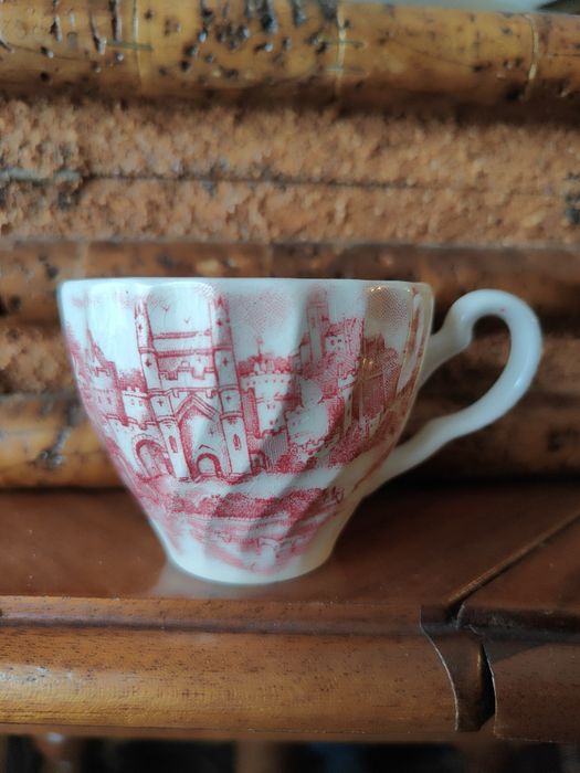 Serviço de café inglês muito pouco usado