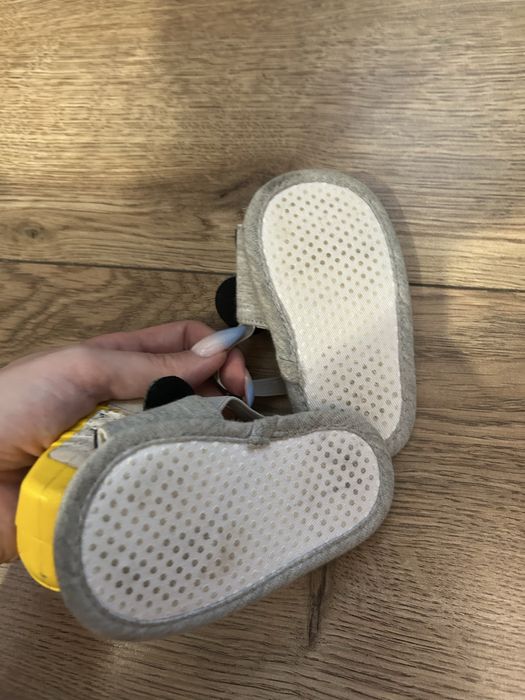 Klapki niemowlęce 18