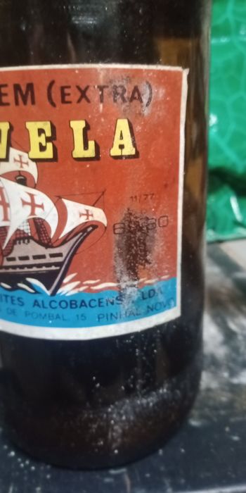 Garrafa antiga com azeite de 1977