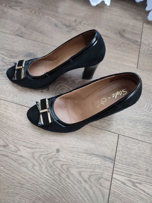 Туфлі на підборах