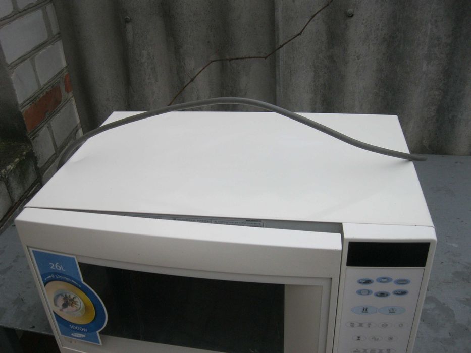 Продам большую микроволновку Samsung