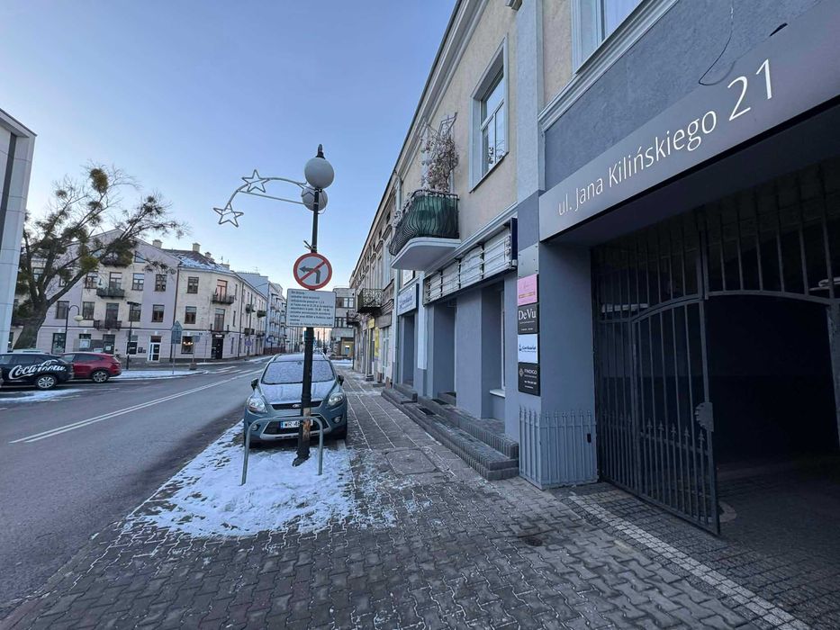 Lokal usługowy 36m2 vis a vis Hilton