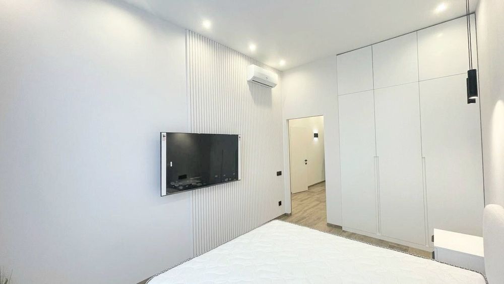 2к ЖК Comfort City,  Подолинского 31, небольшая собачка обсуждается