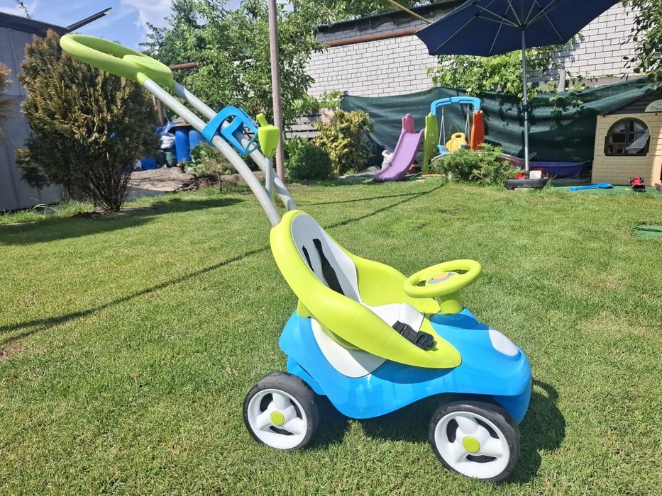 Продам детский велосипед-машинку фирмы Smoby