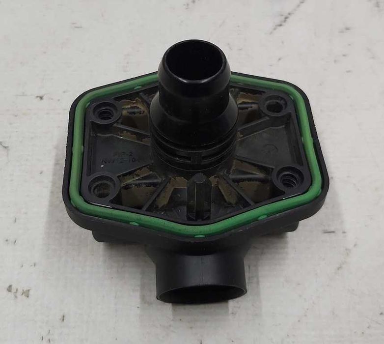 Переходник патрубка охлаждения батареи штуцер Tesla Model 3 Y Highland