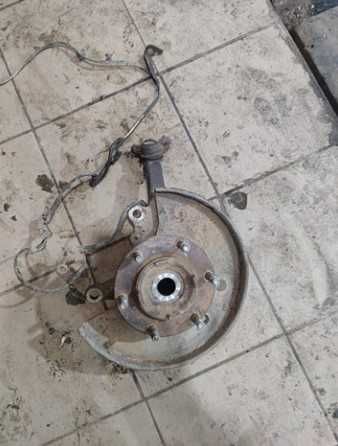 передня ступиця кулак в зборі Ford RANGER Mazda BT рейнджер 02-06