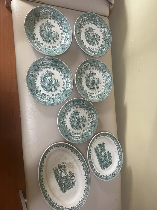 Antique Sacavém tableware